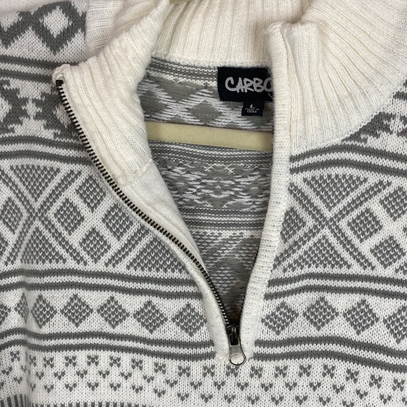 Gray and white geometric pattern men’s sweater size Large - Picture 2 of 5